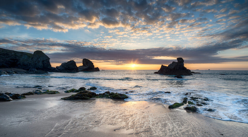 low-tide-at-porthcothan-beach